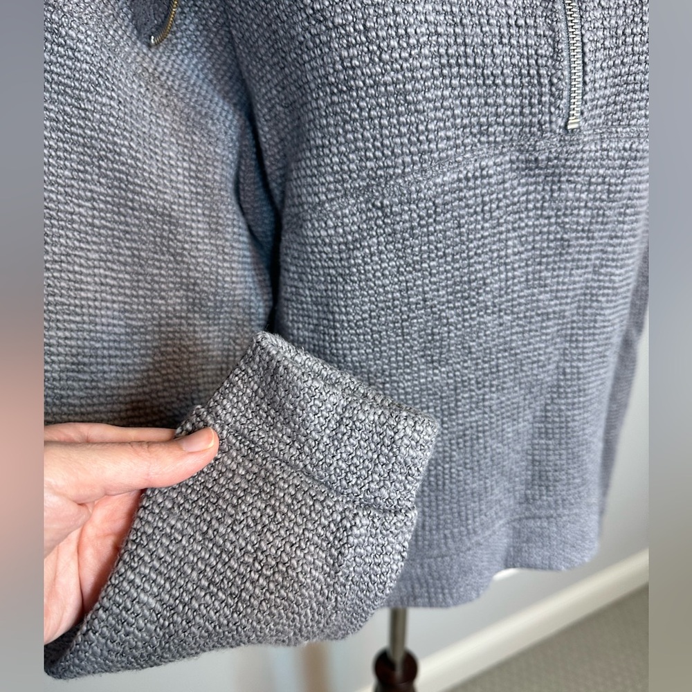 Sz XS Sweaty Betty Restful Boucle Half Zip Sweatshirt in a textured gray cotton - Picture 5 of 13